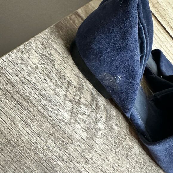 Antonio Melani Women’s 7 Blue Suede Pointed Toe Flat Sandals - Picture 3 of 6